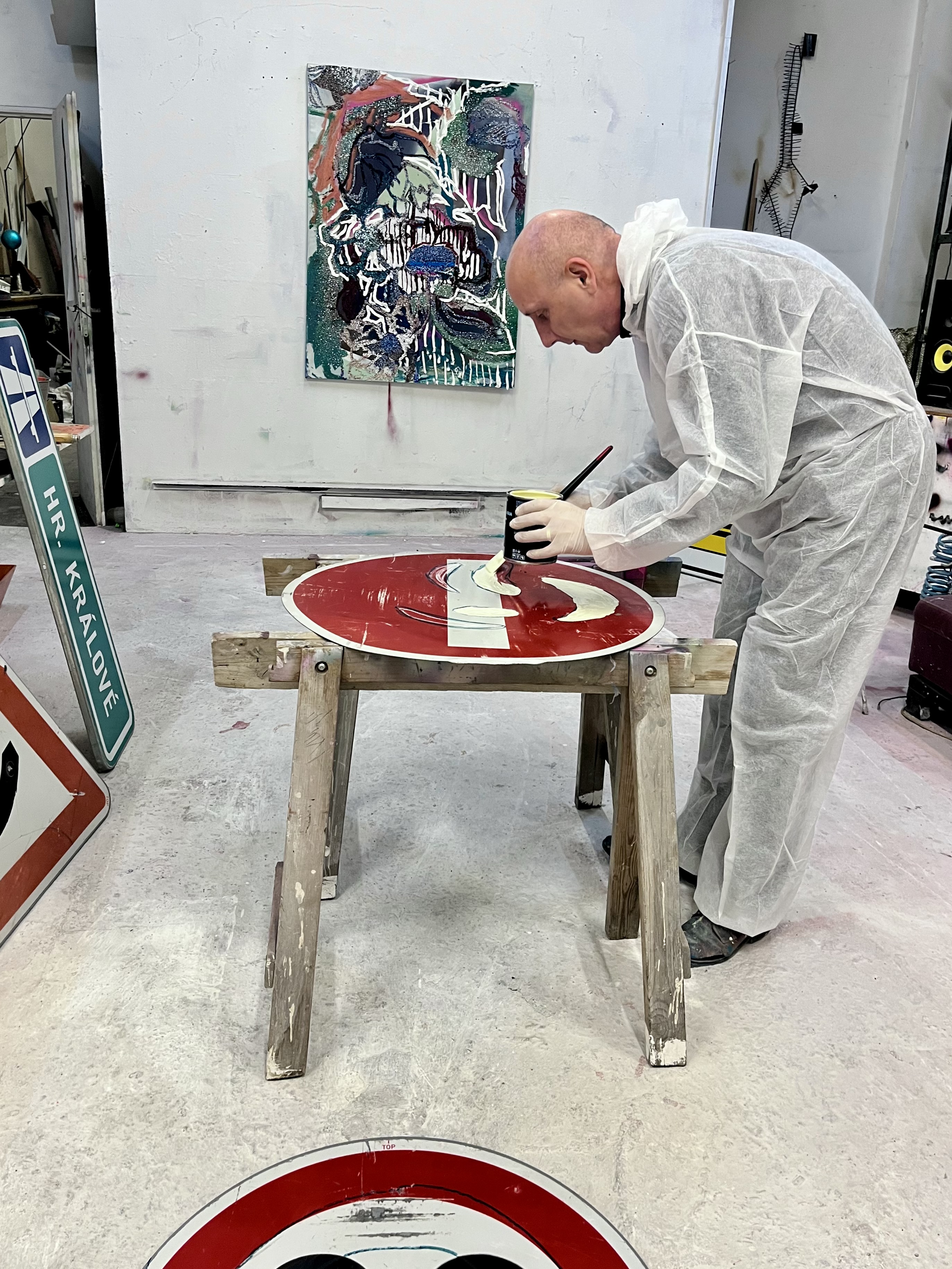 Ludvík Baleka v ateliéru Petra Písaříka